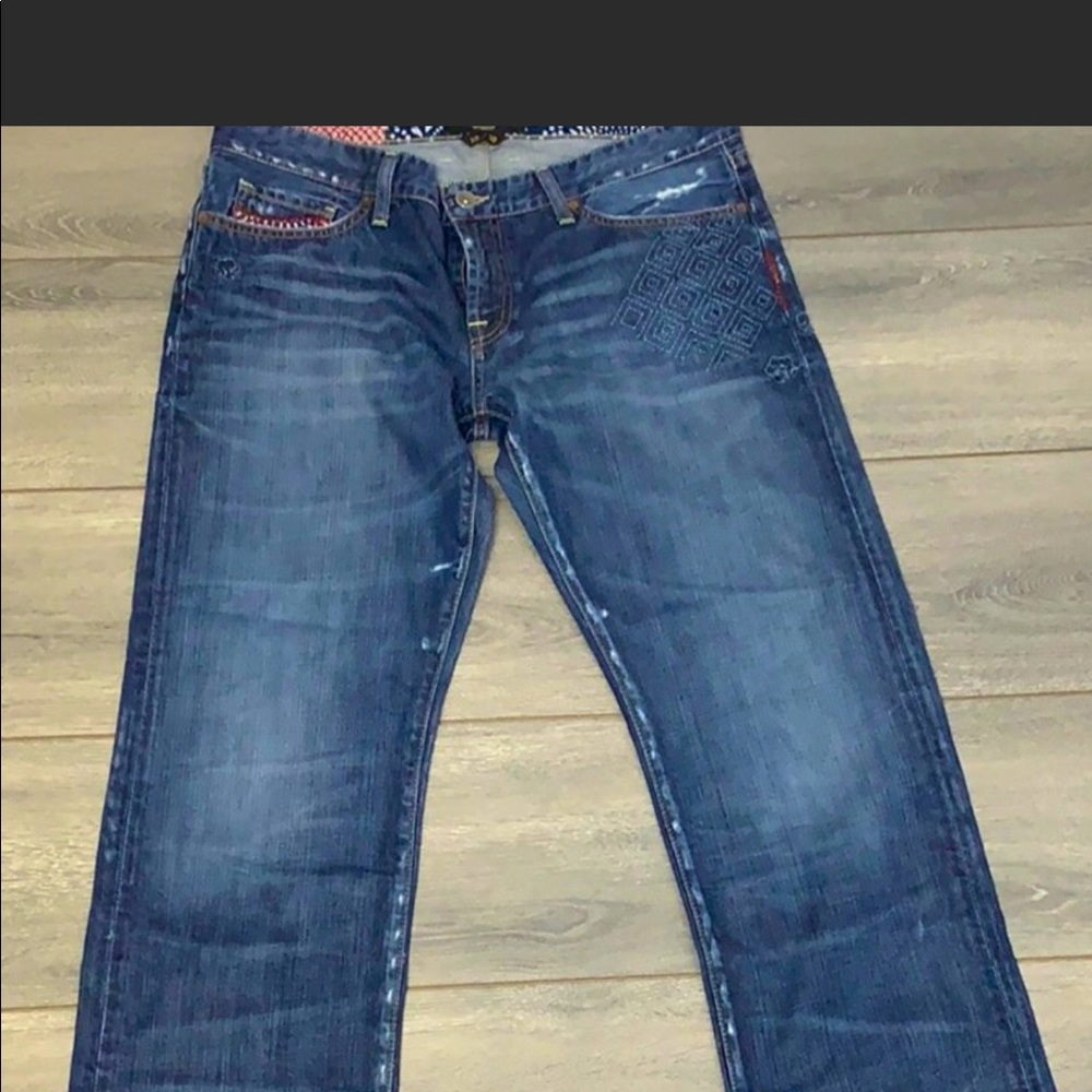 Lucky Brand Riley jeans.